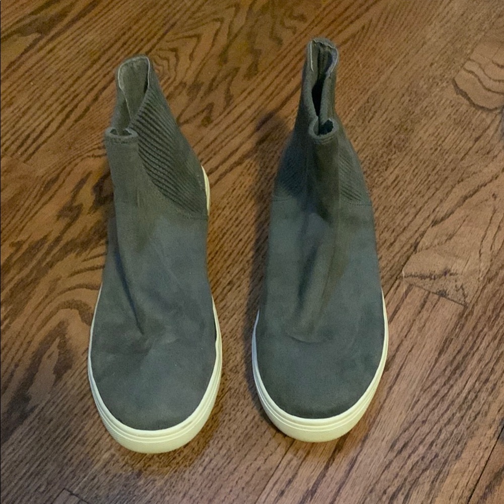 Steve Madden Gray Athletic Slip-On Shoes